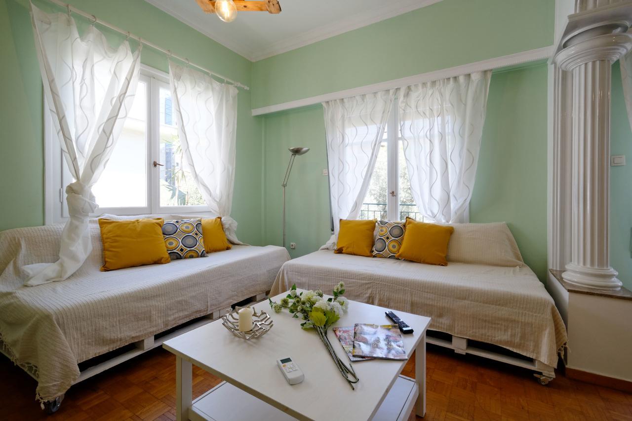 Kosta'S Cottage House Athena Bagian luar foto