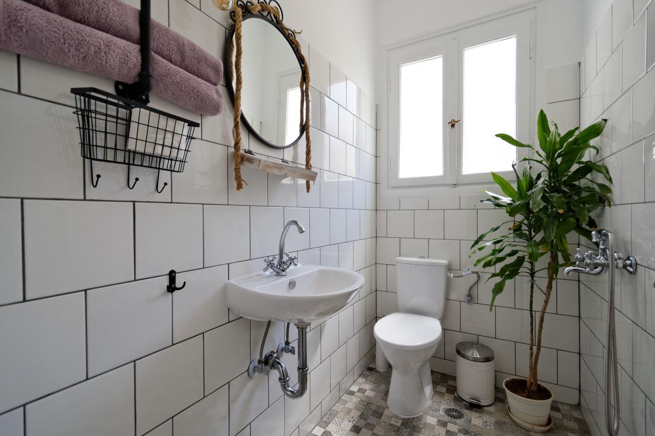 Kosta'S Cottage House Athena Bagian luar foto